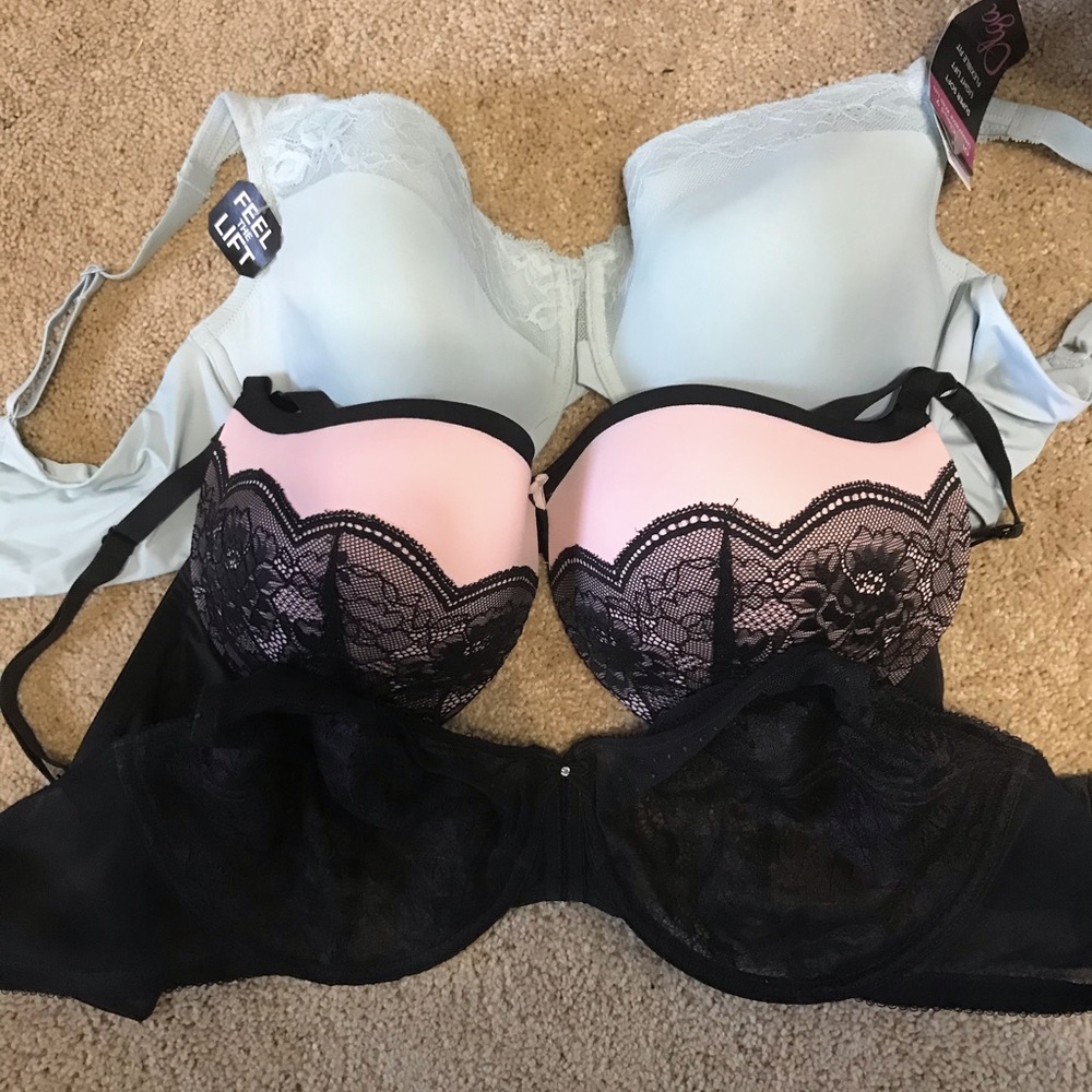 Boutique set of 3 lingerie bras 38D lace never worn nwt